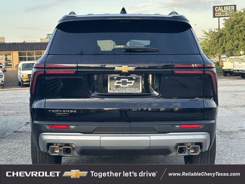 New 2026 Chevrolet Traverse LT w/ Driver Confidence Package FWD image 5