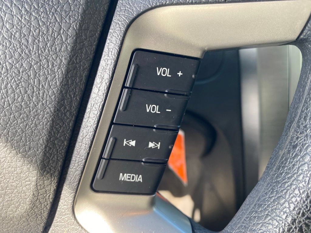 Used 2011 Ford Fusion SE FWD image 9