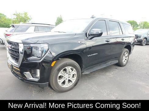 Used 2023 GMC Yukon SLE AWD/4WD image 1
