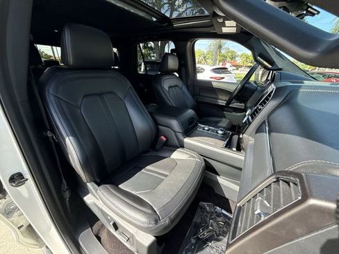 Used 2021 Ford Expedition Limited AWD/4WD image 27