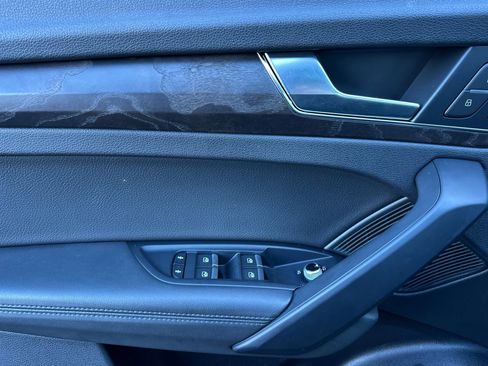 Used 2020 Audi Q5 2.0T Premium Plus w/ Premium Plus Package image 10