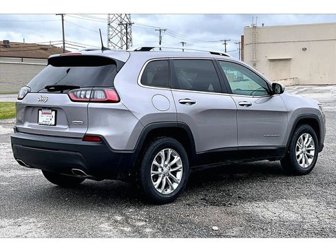 Used 2019 Jeep Cherokee Latitude w/ Popular Appearance Group AWD/4WD image 17
