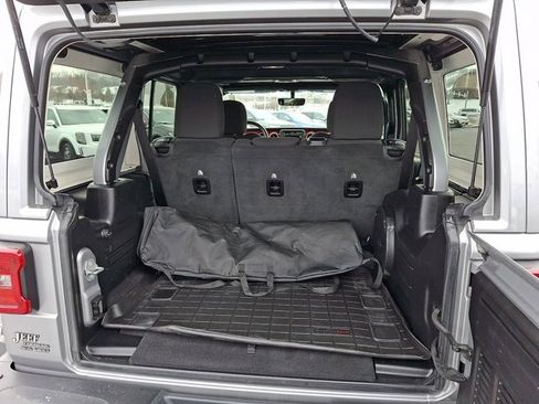 Certified 2021 Jeep Wrangler Unlimited Rubicon image 32