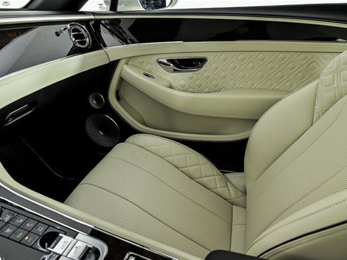 Used 2022 Bentley Continental GT AWD/4WD image 43