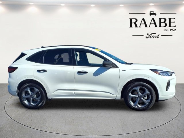Used 2024 Ford Escape ST-Line w/ Tech Pack #1 AWD/4WD image 8