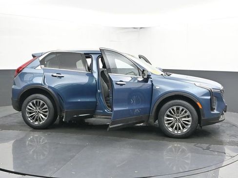 Used 2025 Cadillac XT4 Premium Luxury image 57