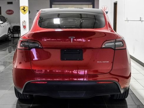 Used 2023 Tesla Model Y AWD image 10