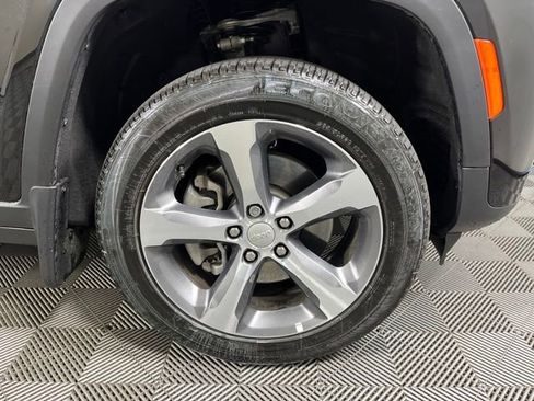 Used 2026 Jeep Grand Cherokee L Limited w/ MOPAR Finishing Package AWD/4WD image 9