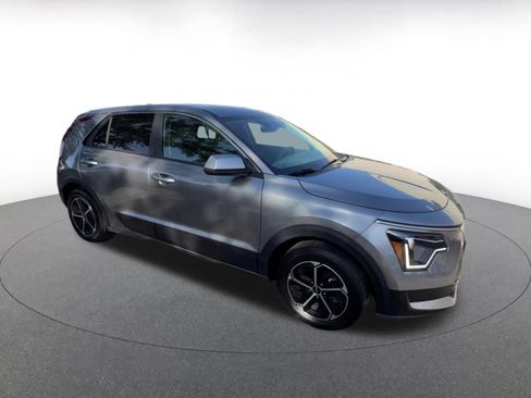 Used 2026 Kia Niro LX FWD image 2