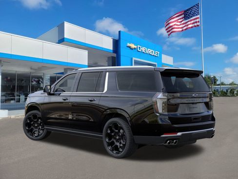 New 2026 Chevrolet Suburban High Country image 3