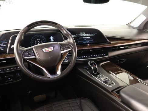 Used 2024 Cadillac Escalade Sport Platinum w/ LPO, ONYX Package AWD/4WD image 2
