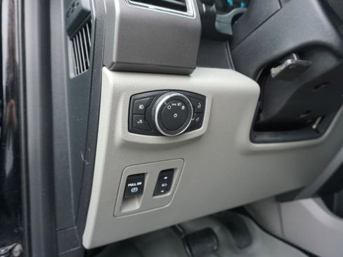 Used 2018 Ford F150 XLT w/ Equipment Group 302A Luxury image 13