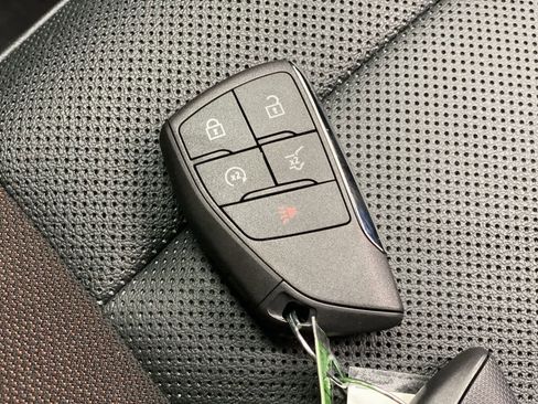 Used 2024 Chevrolet Equinox EV RS image 30