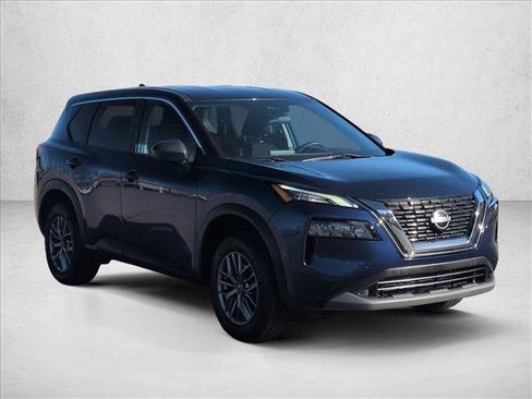 Used 2023 Nissan Rogue S image 3