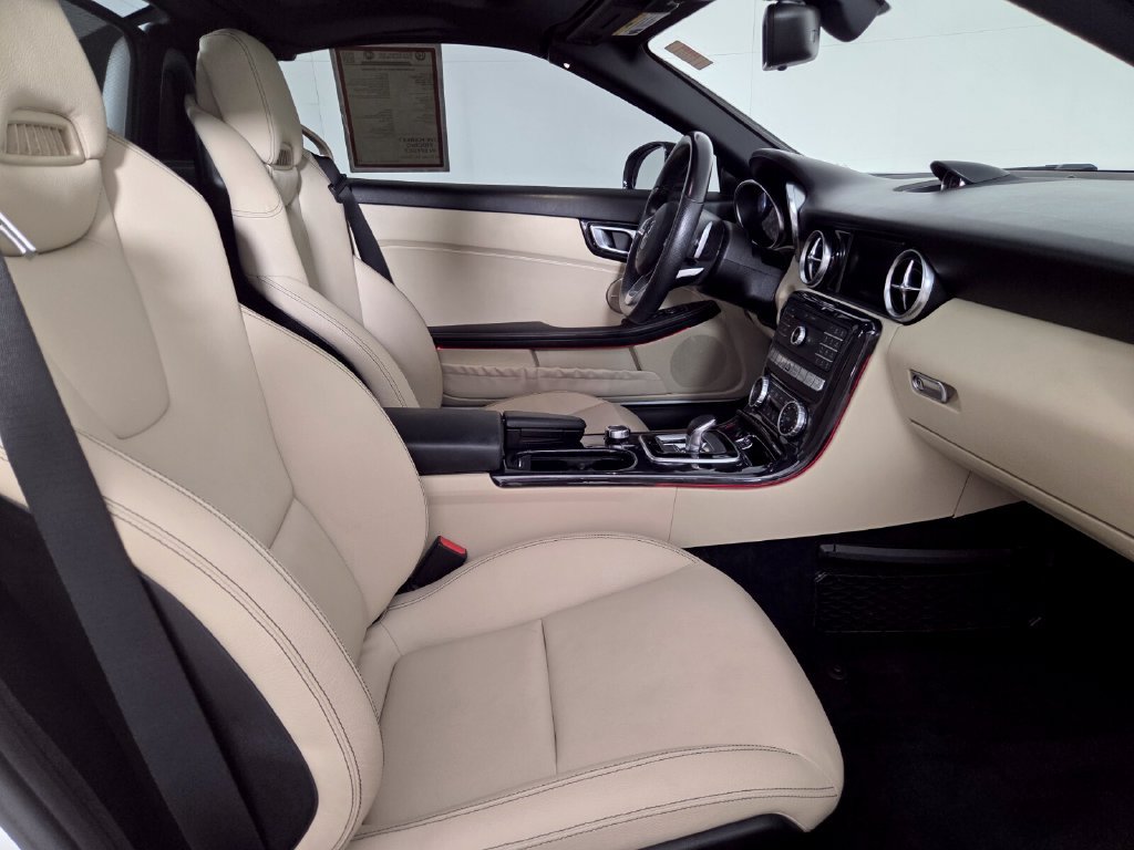 Used 2020 Mercedes-Benz SLC 300 image 29