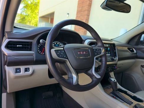Used 2019 GMC Acadia Denali w/ Technology Package FWD image 18