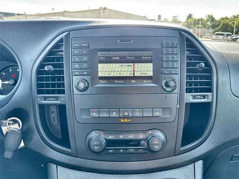Used 2017 Mercedes-Benz Metris Passenger image 18