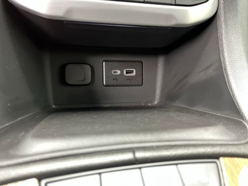 Certified 2023 GMC Acadia SLE w/ Driver Convenience Package image 26