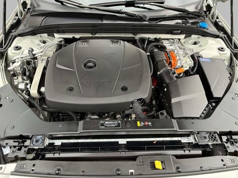 Used 2019 Volvo S60 T8 Inscription image 22