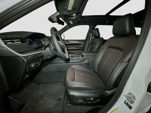 New 2025 Jeep Grand Cherokee L Limited w/ Luxury Tech Group II AWD/4WD image 18
