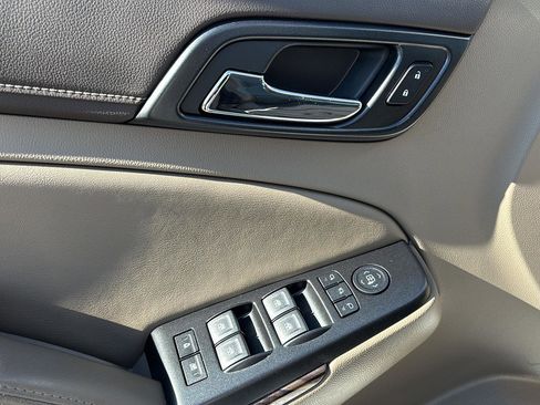 Used 2020 GMC Yukon SLT w/ Premium Edition image 16