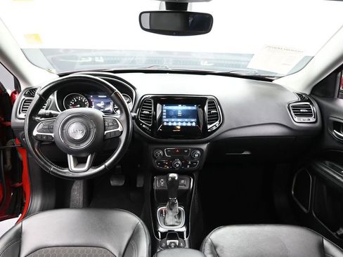 Used 2019 Jeep Compass Latitude FWD image 19