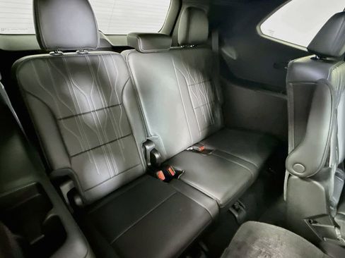 Used 2026 Buick Enclave Avenir AWD/4WD image 27