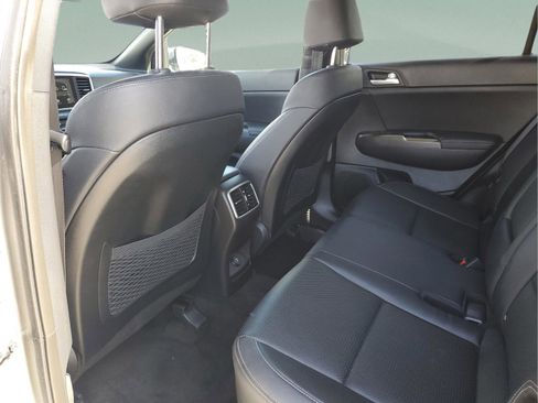 Used 2020 Kia Sportage S image 10