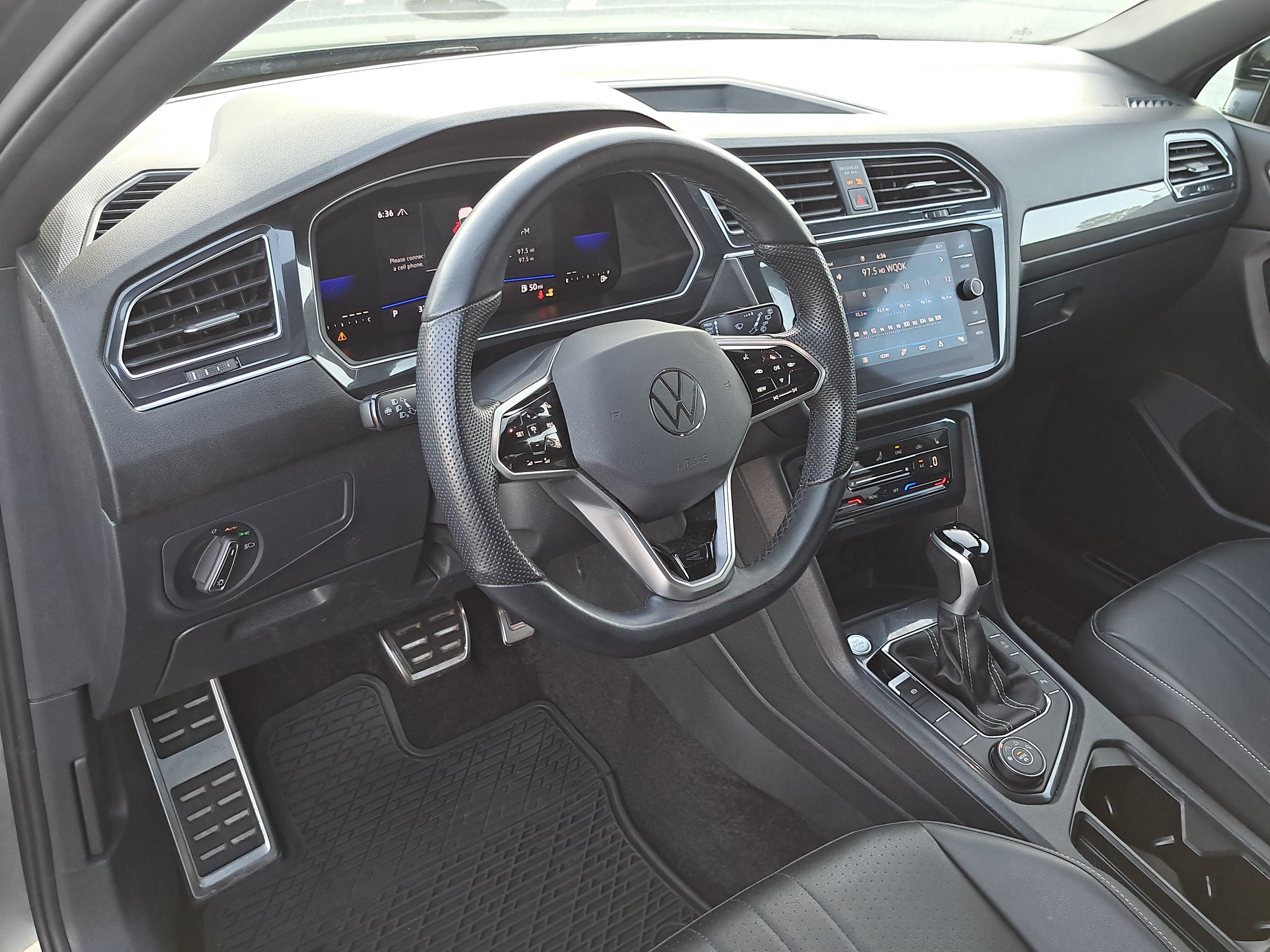 Used 2024 Volkswagen Tiguan SE R-Line AWD/4WD image 17
