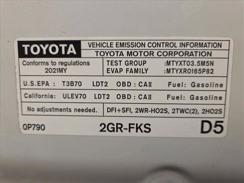 Used 2021 Toyota Tacoma TRD Sport w/ TRD Premium Sport Package AWD/4WD image 23