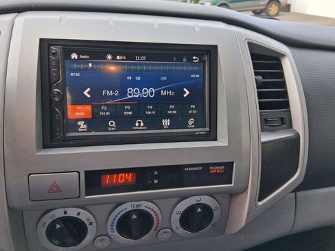 Used 2009 Toyota Tacoma PreRunner image 12