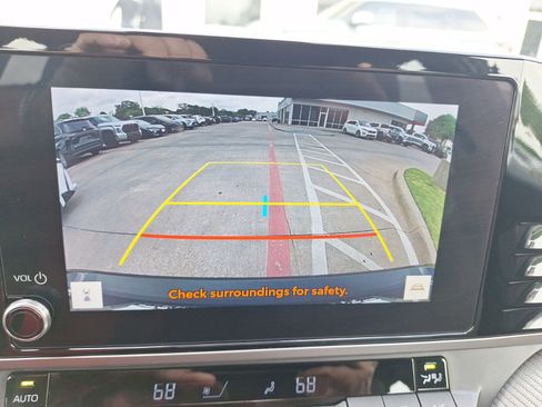 Used 2025 Toyota Camry SE image 25