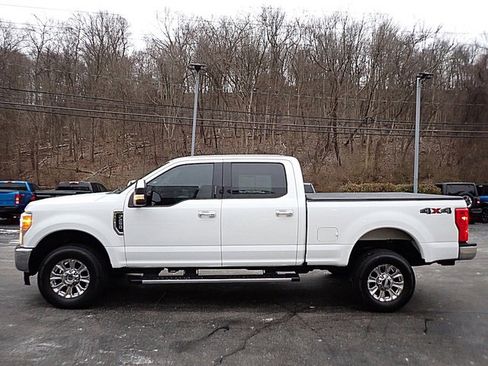 Used 2017 Ford F250 XLT w/ XLT Premium Package image 7