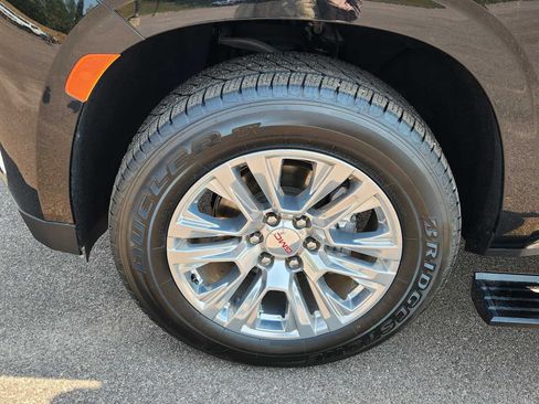 Used 2022 GMC Yukon Denali AWD/4WD image 18