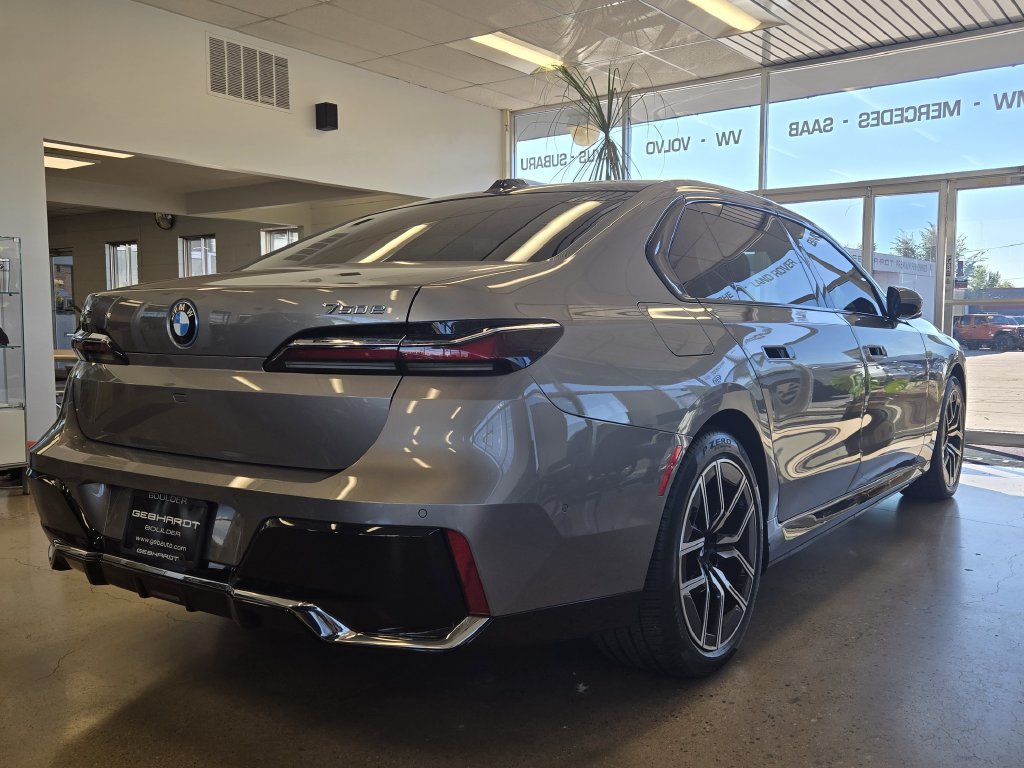 Certified 2024 BMW 750e xDrive w/ Executive Package AWD/4WD image 4