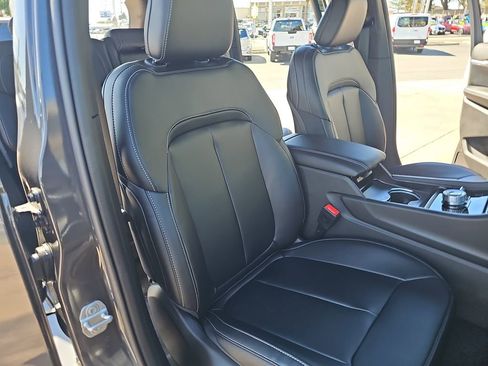 New 2026 Jeep Grand Cherokee Limited image 10