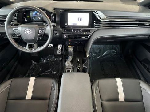 Certified 2025 Toyota Camry SE image 3