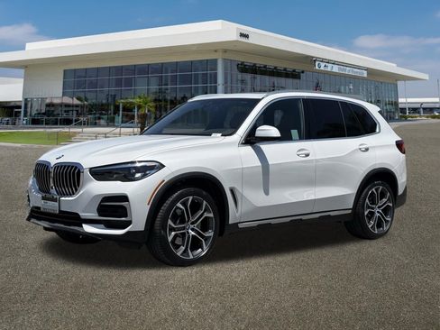 Certified 2023 BMW X5 xDrive40i w/ Premium Package AWD/4WD image 5