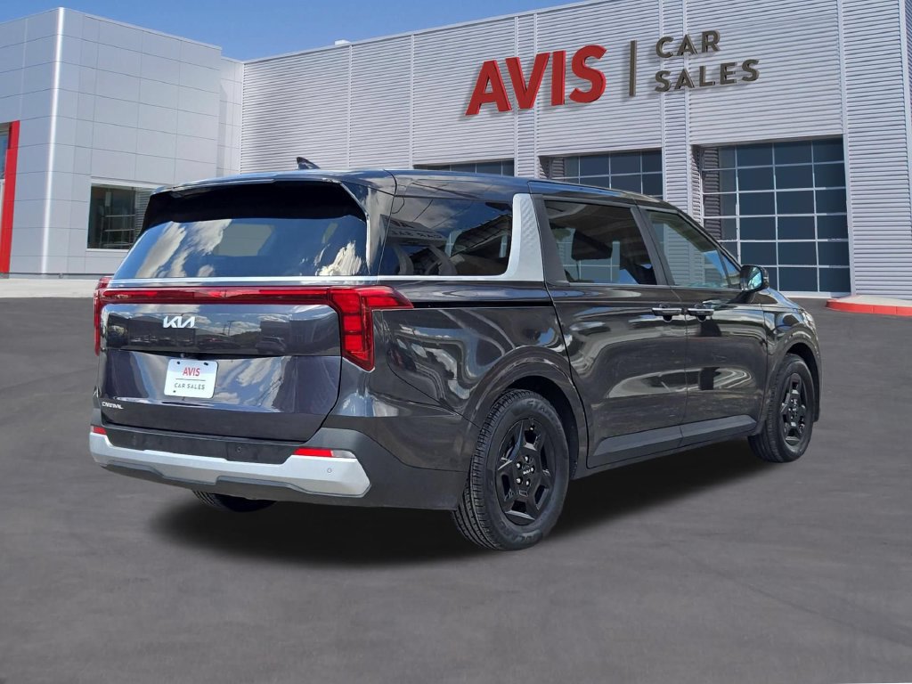 Used 2025 Kia Carnival FWD image 6
