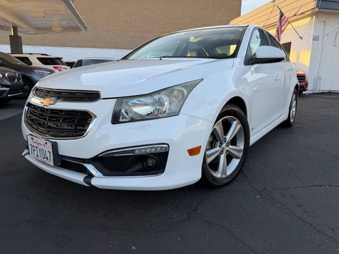 Used 2016 Chevrolet Cruze LT w/ Enhanced Safety Package FWD image 1