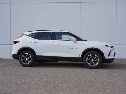 Used 2023 Chevrolet Blazer LT AWD/4WD image 2