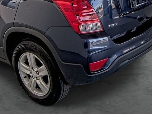 Used 2019 Chevrolet Trax LS w/ Tint and Cruise Package FWD image 9