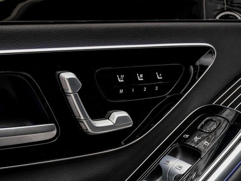 Used 2023 Mercedes-Benz S 580 4MATIC Sedan w/ AMG Line image 38