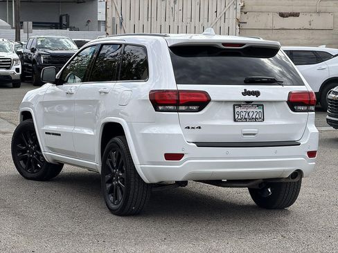 Used 2021 Jeep Grand Cherokee Laredo X AWD/4WD image 7