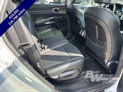 Used 2022 Kia Sorento S w/ Panoramic Sunroof Package AWD/4WD image 13