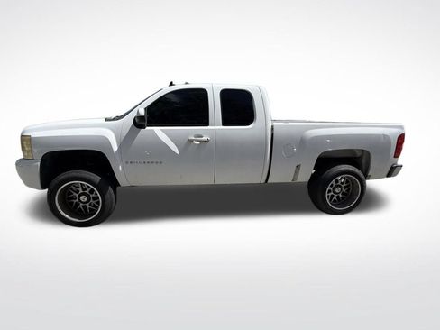 Used 2009 Chevrolet Silverado 1500 LTZ RWD image 8
