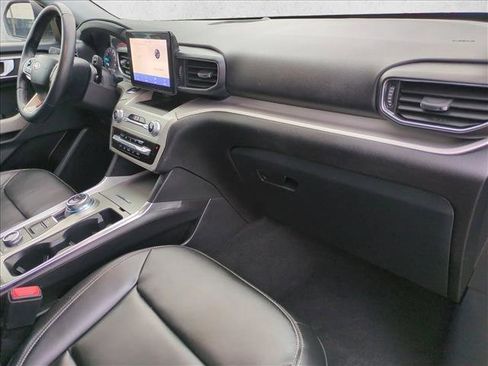 Used 2024 Ford Explorer XLT w/ Equipment Group 202A image 23