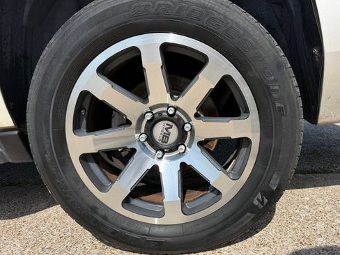 Used 2013 Chevrolet Suburban LTZ RWD image 23