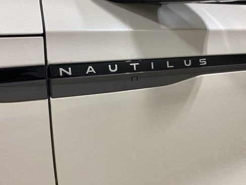 Certified 2025 Lincoln Nautilus Reserve w/ Jet Appearance Package AWD/4WD image 29