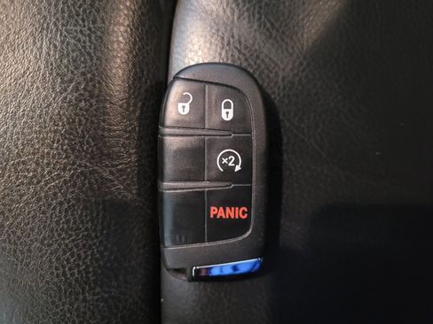Used 2020 Jeep Renegade Limited w/ UConnect 8.4 Nav Group FWD image 32